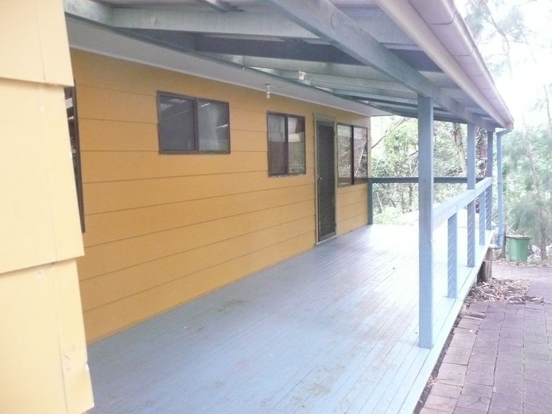 4 Harcourt Place, North Avoca NSW 2260