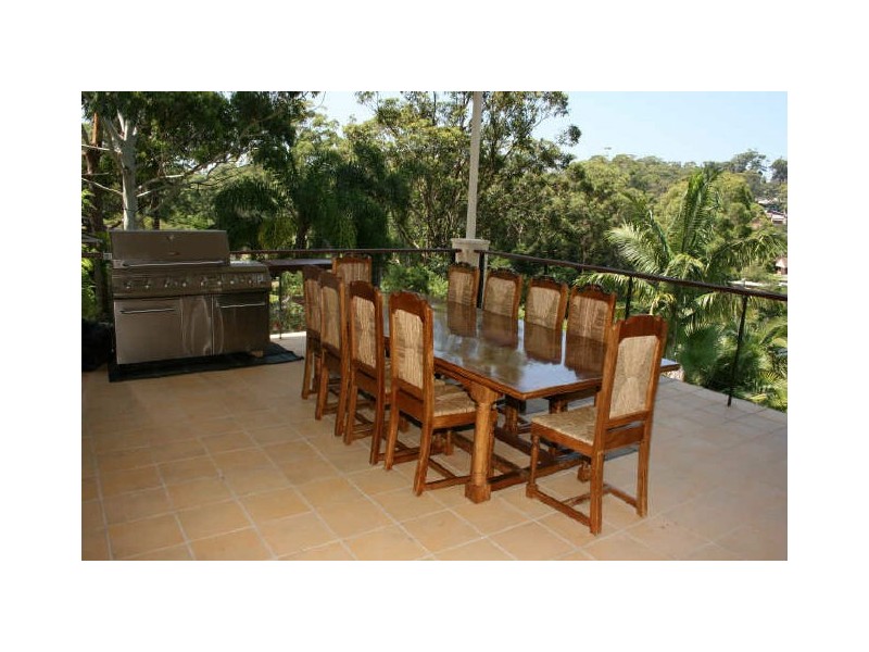 126 The Round Drive, Avoca Beach NSW 2251