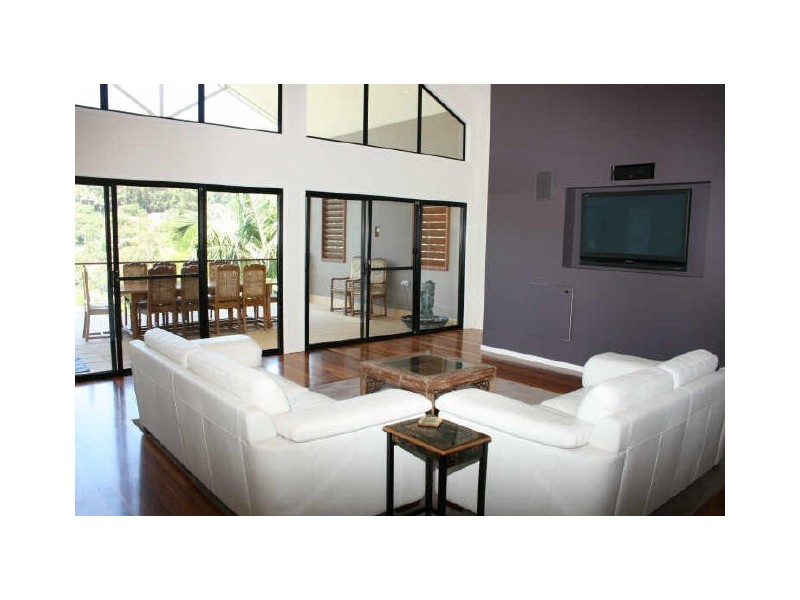 126 The Round Drive, Avoca Beach NSW 2251