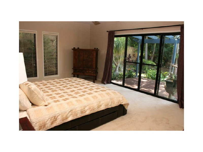 126 The Round Drive, Avoca Beach NSW 2251