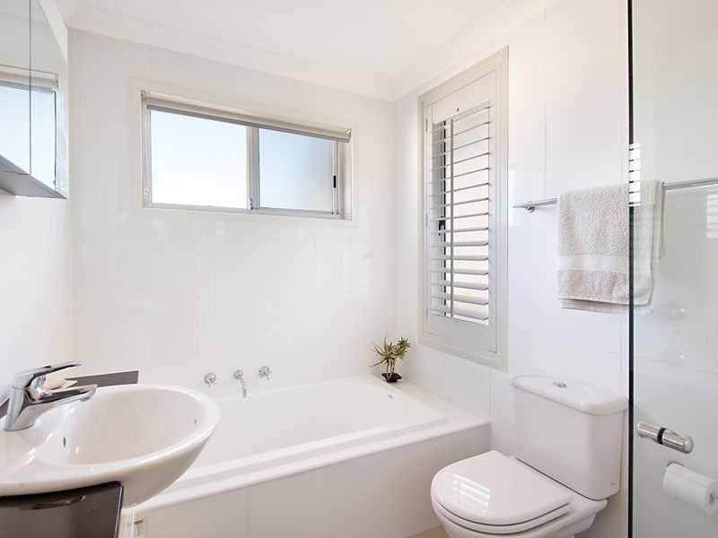 52 Hillcrest Street, Terrigal NSW 2260