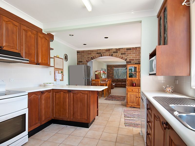 65 Lowanna Avenue, Forresters Beach NSW 2260