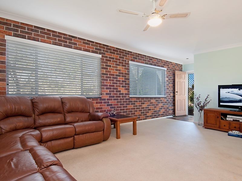 65 Lowanna Avenue, Forresters Beach NSW 2260
