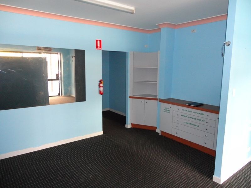 Shop 3 / 1 Logan Road, Mount Gravatt QLD 4122