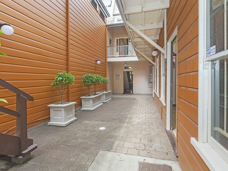 Terrace 3/249 Coronation Drive, Milton QLD 4064