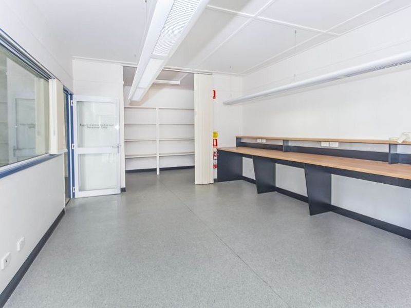 8 Railway Terrace, Dutton Park QLD 4102