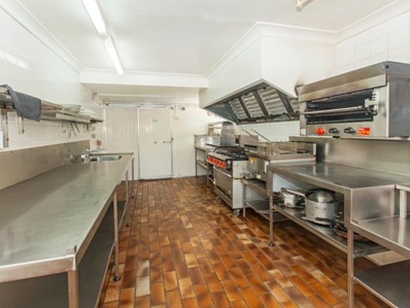 3725 Pacific Highway, Slacks Creek QLD 4127