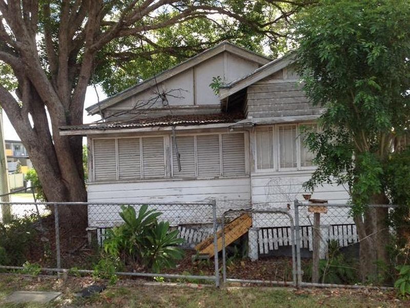 890 Logan Road, Holland Park West QLD 4121
