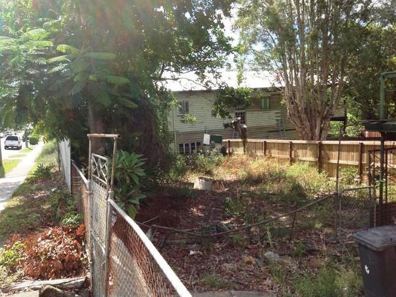 890 Logan Road, Holland Park West QLD 4121