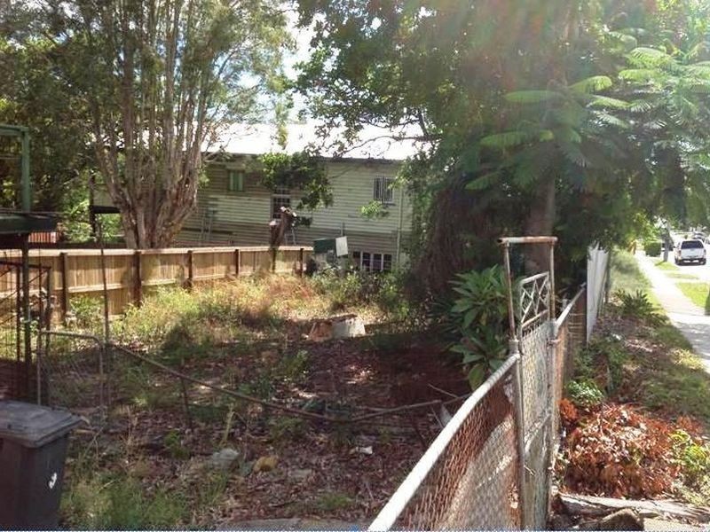 890 Logan Road, Holland Park West QLD 4121