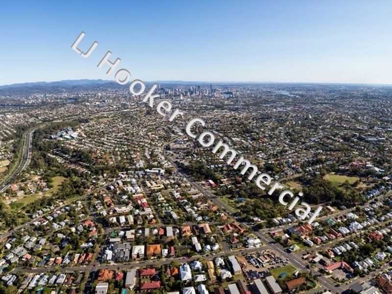 905 Logan Rd & 8 Crump Street, Holland Park West QLD 4121