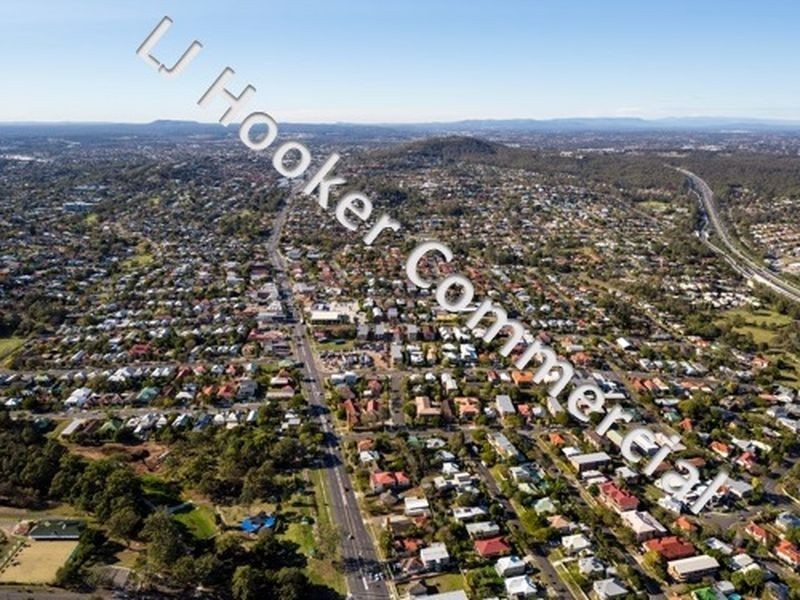 905 Logan Rd & 8 Crump Street, Holland Park West QLD 4121