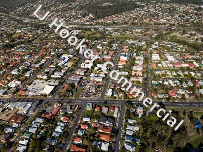 905 Logan Rd & 8 Crump Street, Holland Park West QLD 4121