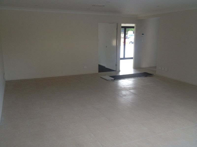 15 Vanessa Boulevard, Springwood QLD 4127