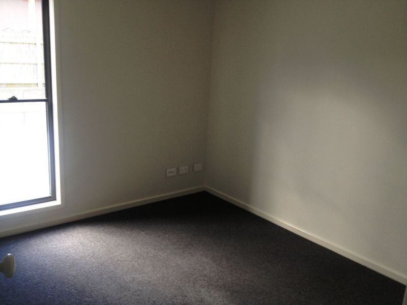 15 Vanessa Boulevard, Springwood QLD 4127