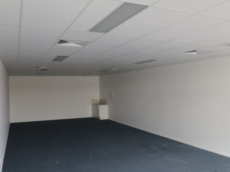 20 Redland Bay Road, Capalaba QLD 4157