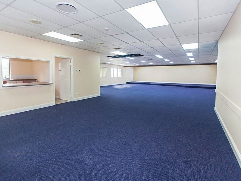 89 Old Logan Road, Camira QLD 4300