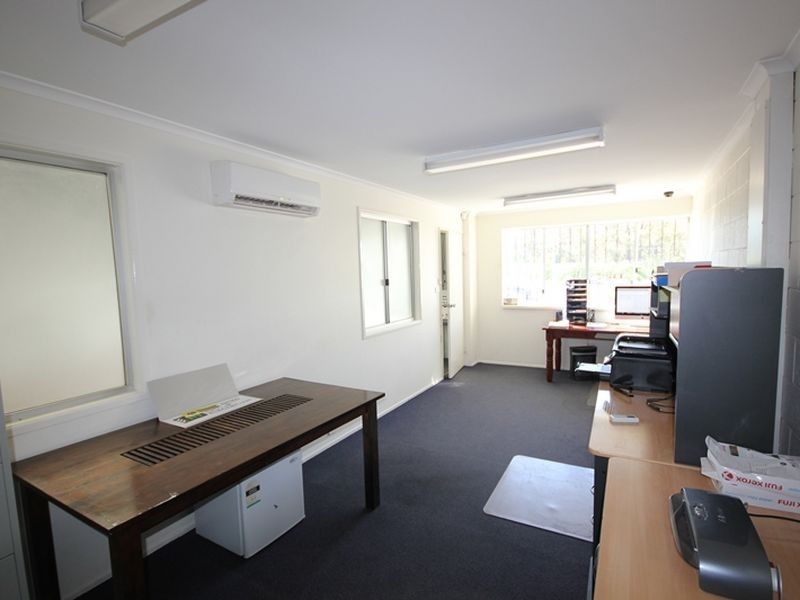 2/169 Queens Road, Kingston QLD 4114