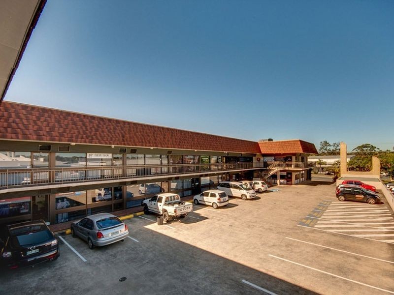 17 & 18/8 Dennis Road, Springwood QLD 4127