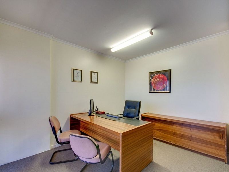 17 & 18/8 Dennis Road, Springwood QLD 4127