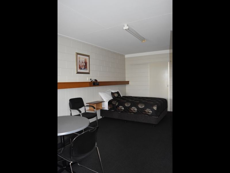 24 Railway Street, Blackwater QLD 4717