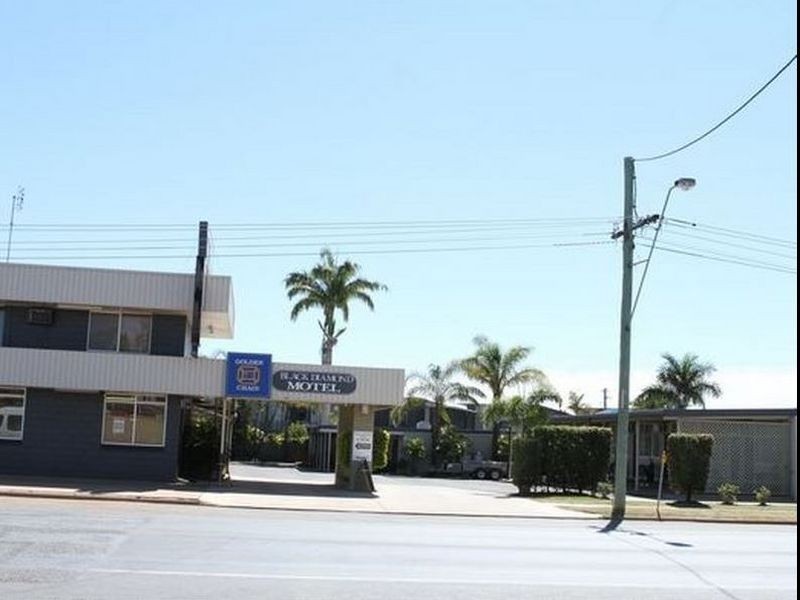 24 Railway Street, Blackwater QLD 4717