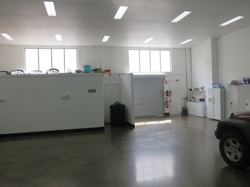 1 & 2/3361 Pacific Highway, Slacks Creek QLD 4127