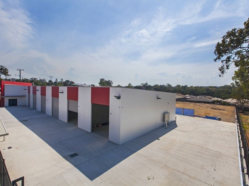 21 Middle Road, Hillcrest QLD 4118