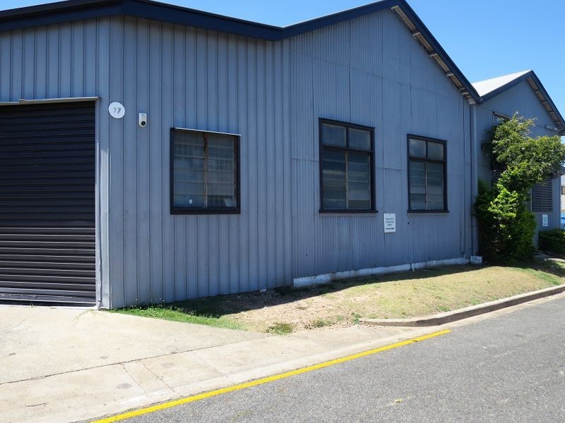 15-17 Chrome Street, Salisbury QLD 4107