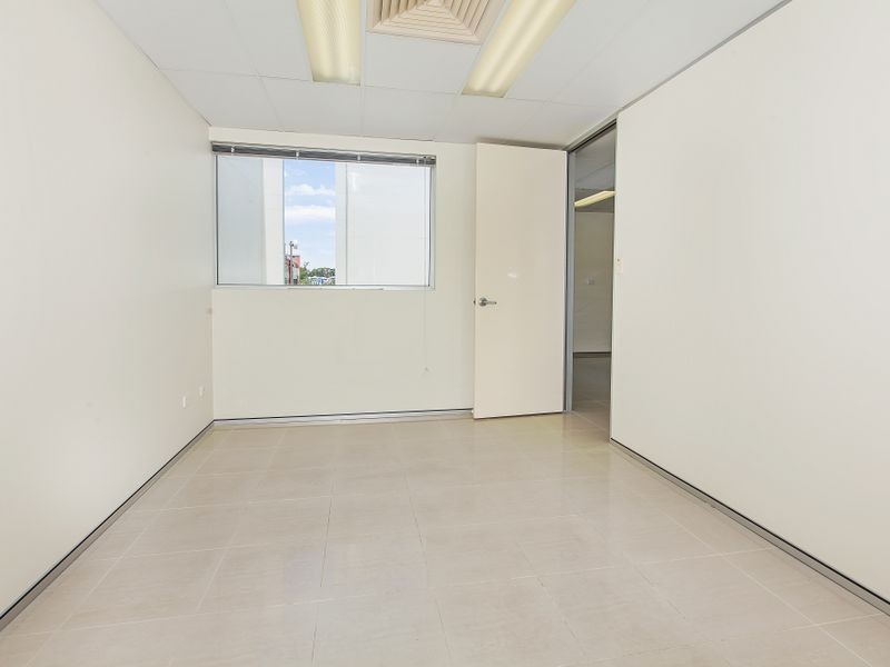 92 Cleveland Street, Greenslopes QLD 4120