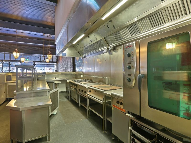 14 Logan Road, Woolloongabba QLD 4102