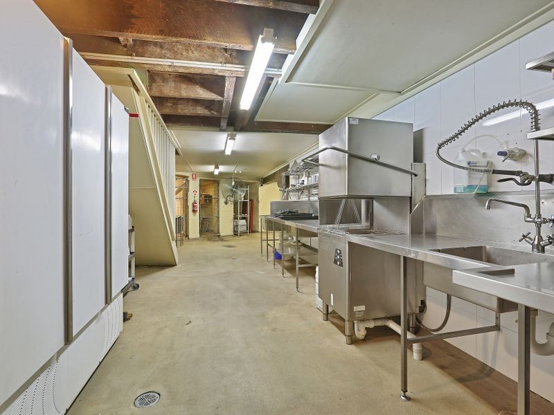 14 Logan Road, Woolloongabba QLD 4102