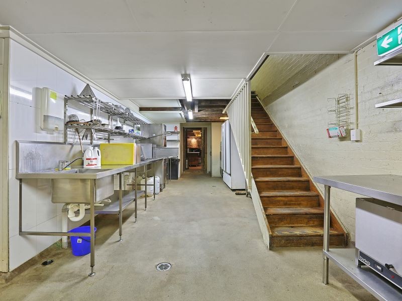 14 Logan Road, Woolloongabba QLD 4102