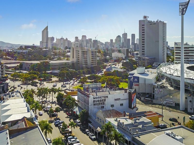 14 Logan Road, Woolloongabba QLD 4102