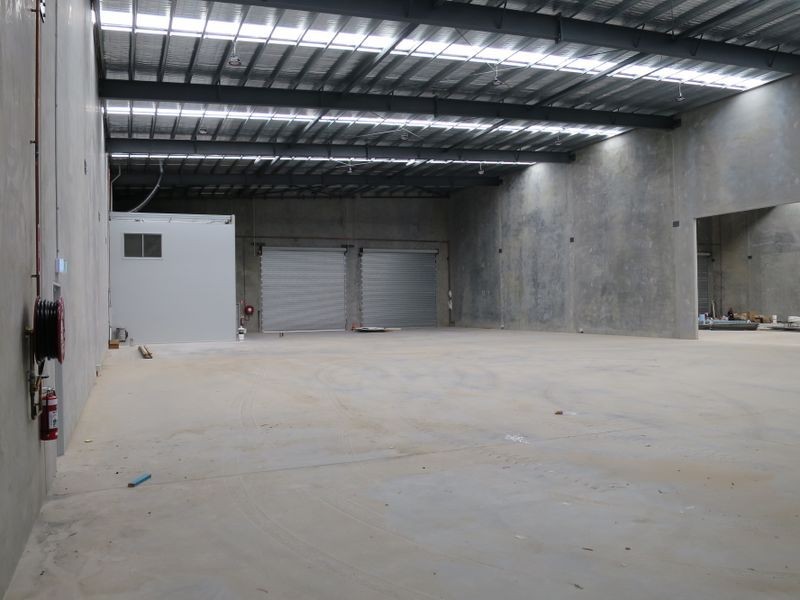 1 & 2/115 Corymbia Place, Parkinson QLD 4115