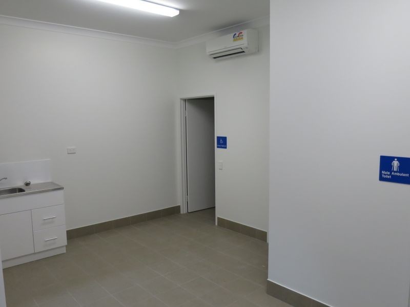 1 & 2/115 Corymbia Place, Parkinson QLD 4115