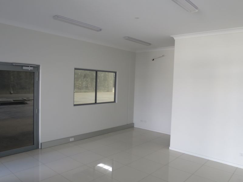 1 & 2/115 Corymbia Place, Parkinson QLD 4115