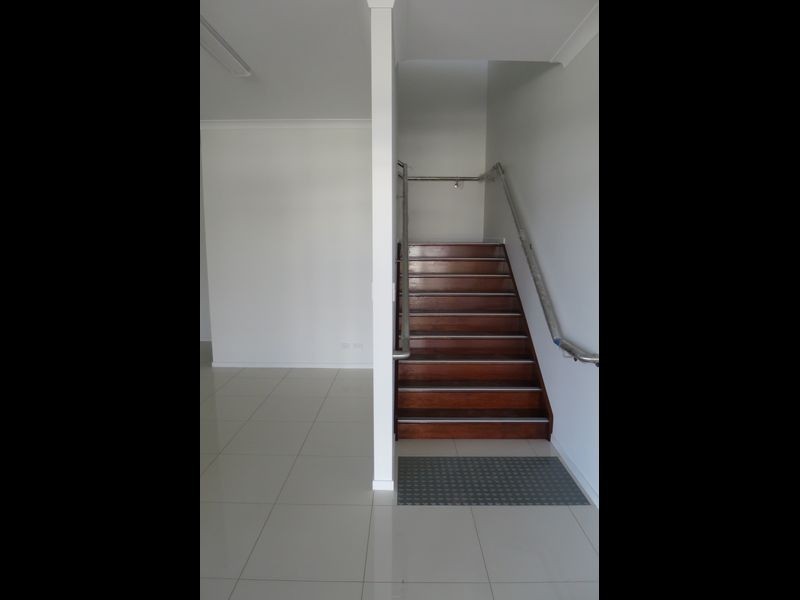 1 & 2/115 Corymbia Place, Parkinson QLD 4115