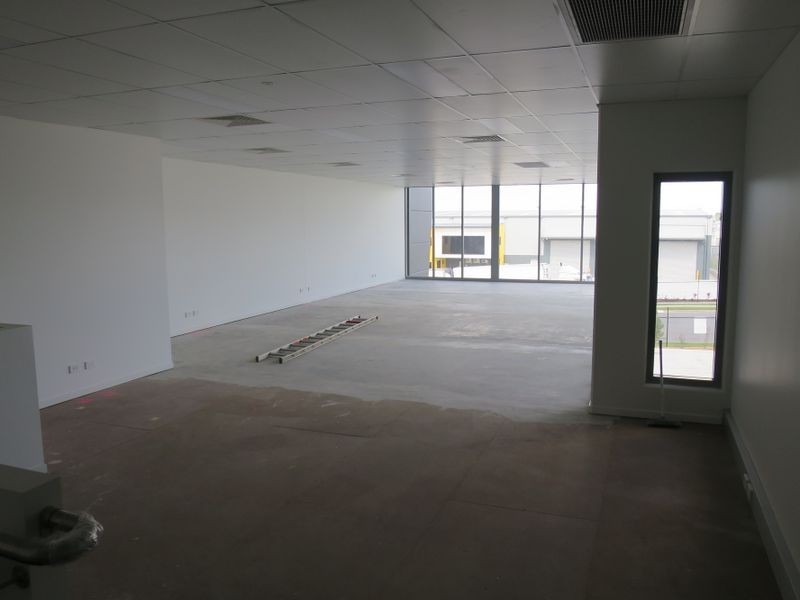 1 & 2/115 Corymbia Place, Parkinson QLD 4115