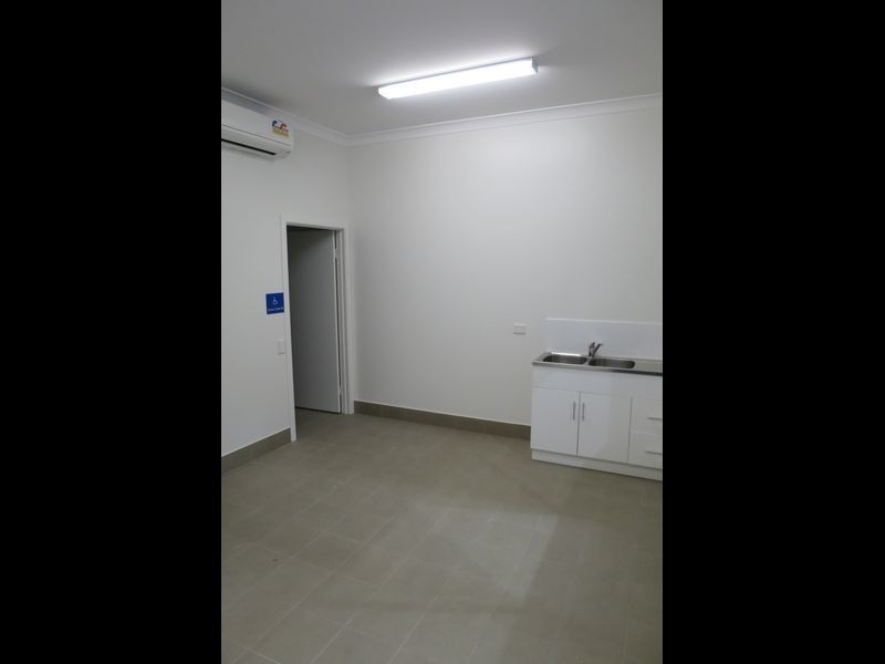 1 & 2/115 Corymbia Place, Parkinson QLD 4115