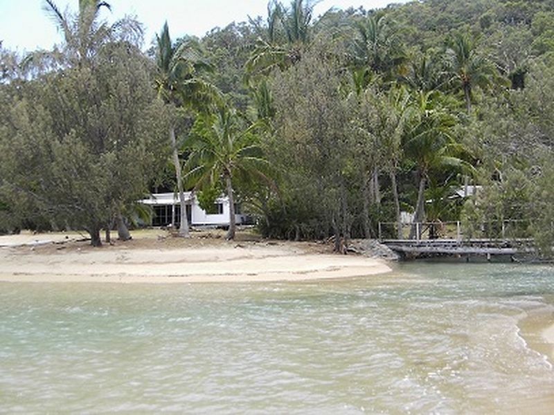 1 Island Street St Bees Island, Mackay QLD 4740