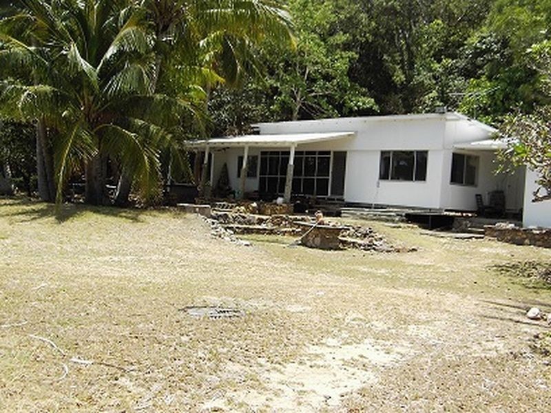 1 Island Street St Bees Island, Mackay QLD 4740
