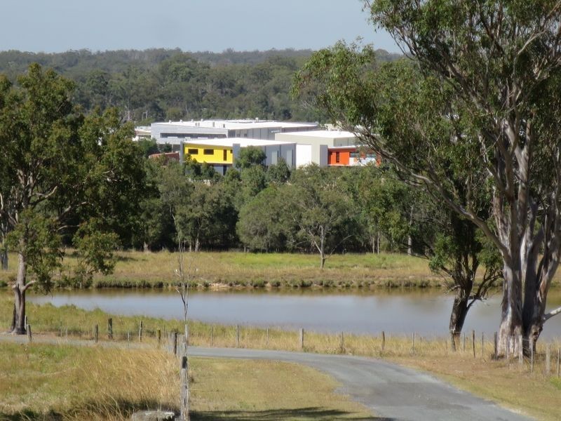 20 Giles Road, Redland Bay QLD 4165