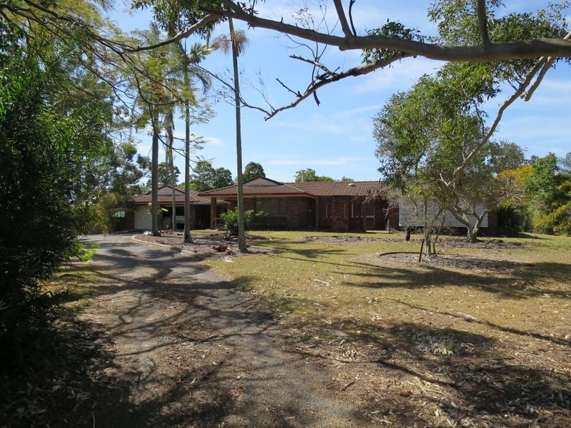 20 Giles Road, Redland Bay QLD 4165