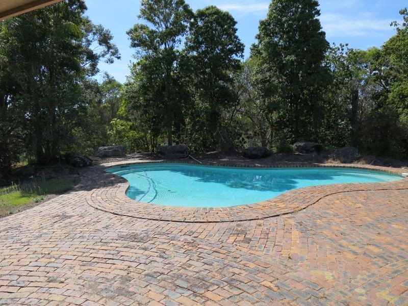 20 Giles Road, Redland Bay QLD 4165