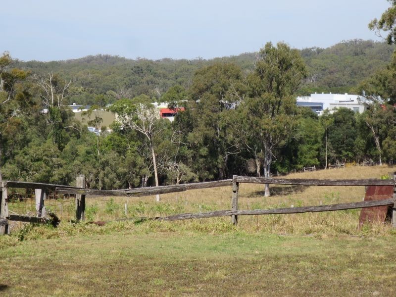 20 Giles Road, Redland Bay QLD 4165