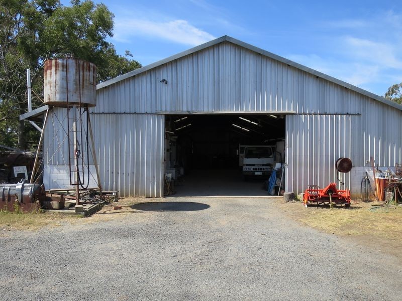 20 Giles Road, Redland Bay QLD 4165