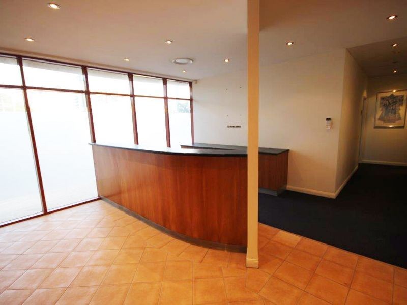 18 Carol Avenue, Springwood QLD 4127