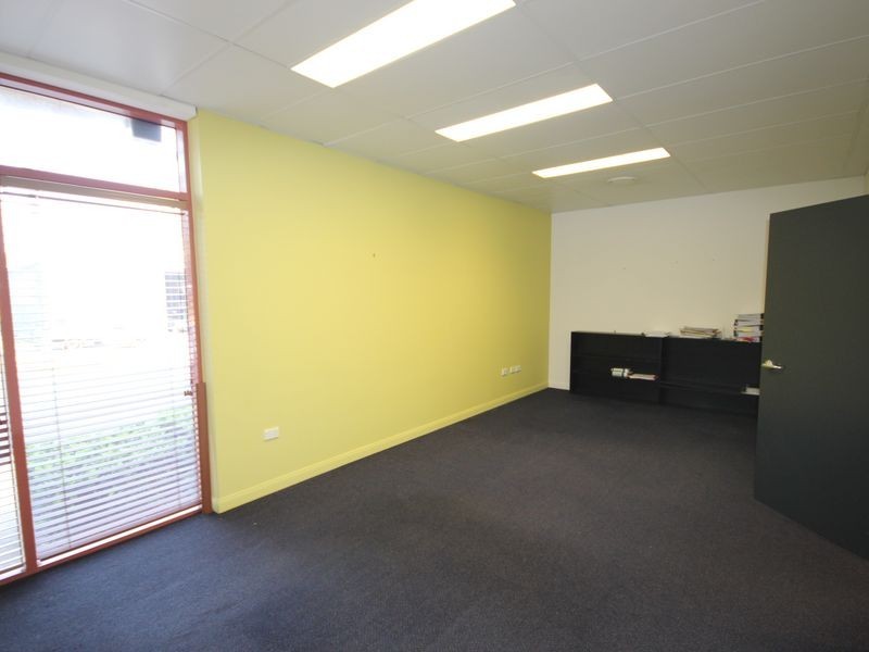 18 Carol Avenue, Springwood QLD 4127