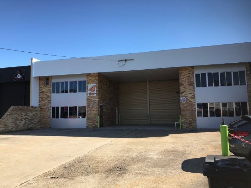 4 Hasp Street, Seventeen Mile Rocks QLD 4073